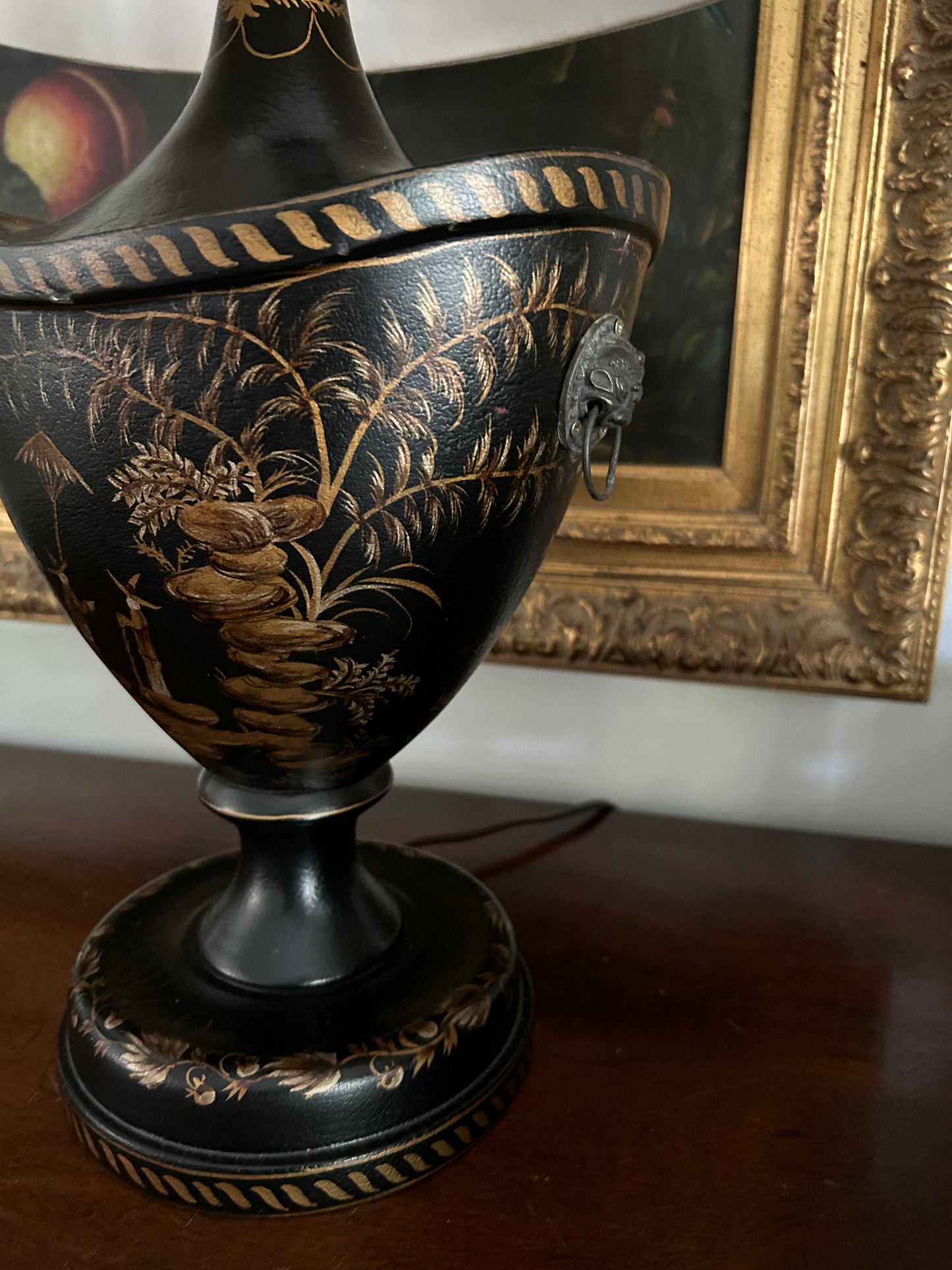 Chinoiserie Chestnut Urn Lamp