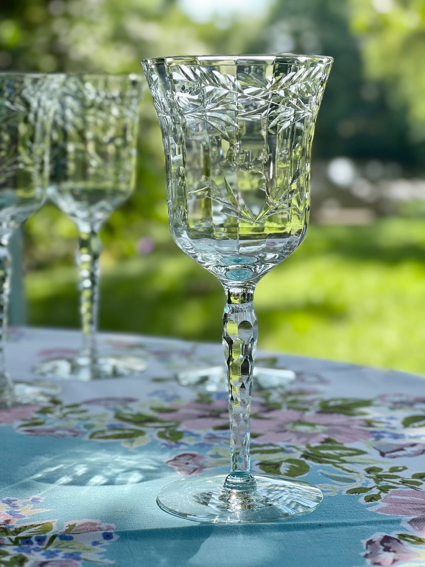 Beautiful Set (4) Vintage Etched Wine Glasses with Faceted Stems