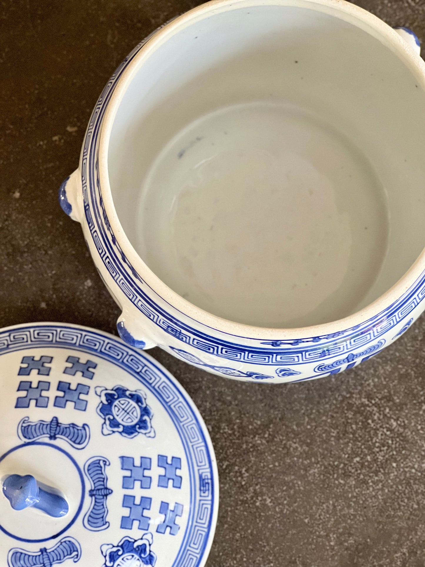Beautiful Blue & White Chinese Lidded Jar