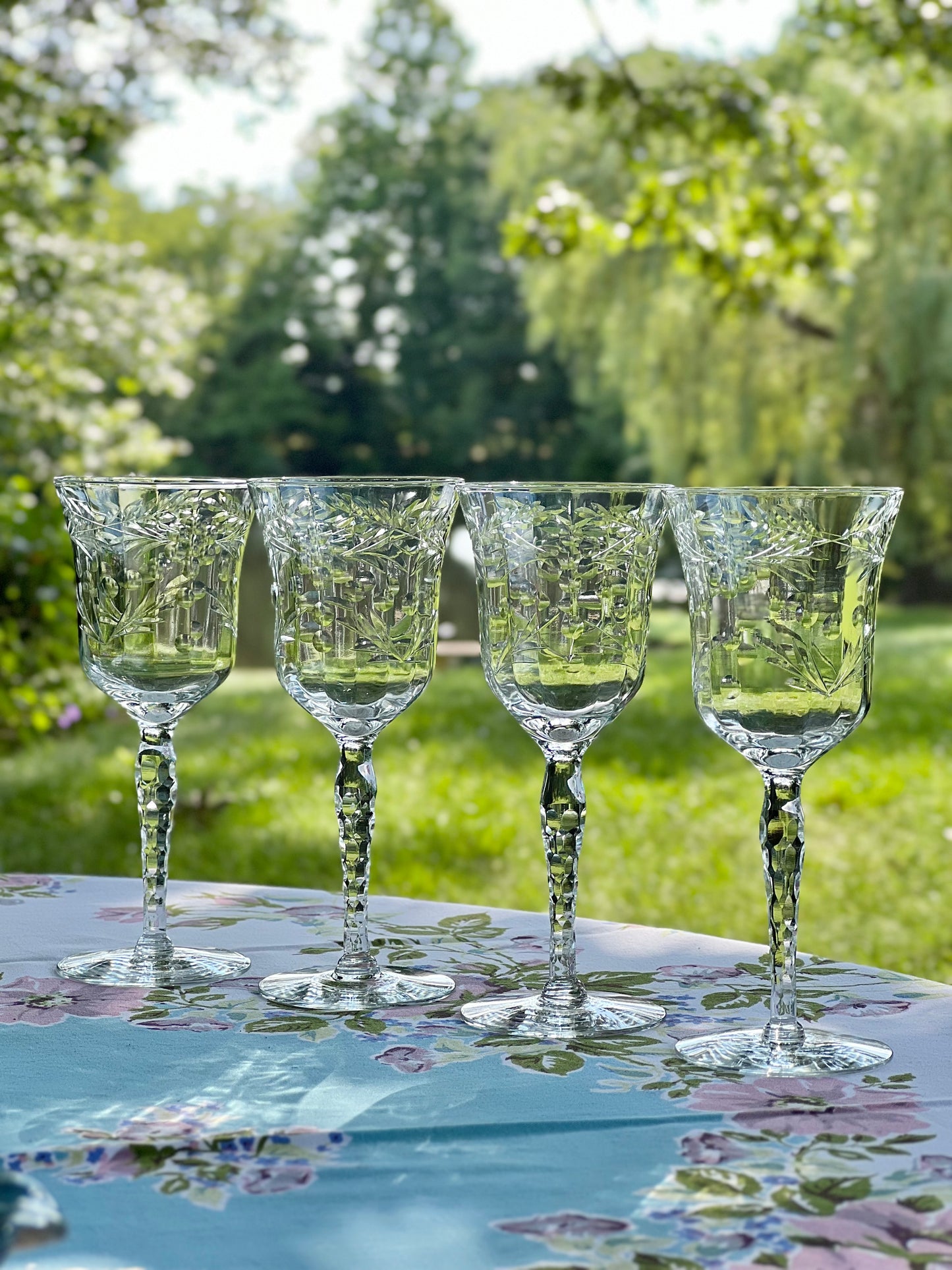 Beautiful Set (4) Vintage Etched Wine Glasses with Faceted Stems