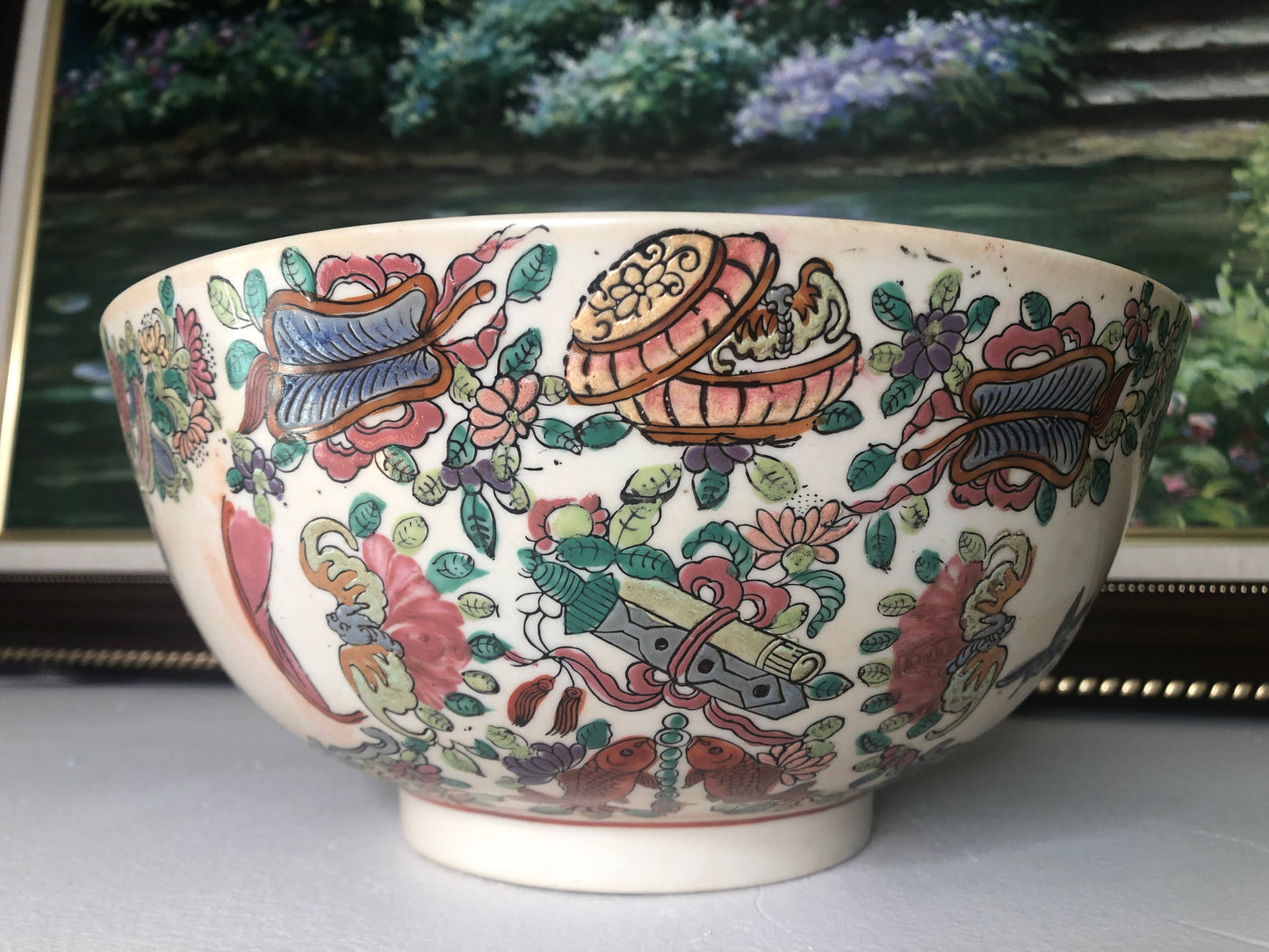 Stunning vintage Qing Dynasty Qianlong Famille Rose 10” Handpainted Bowl - Excellent condition!