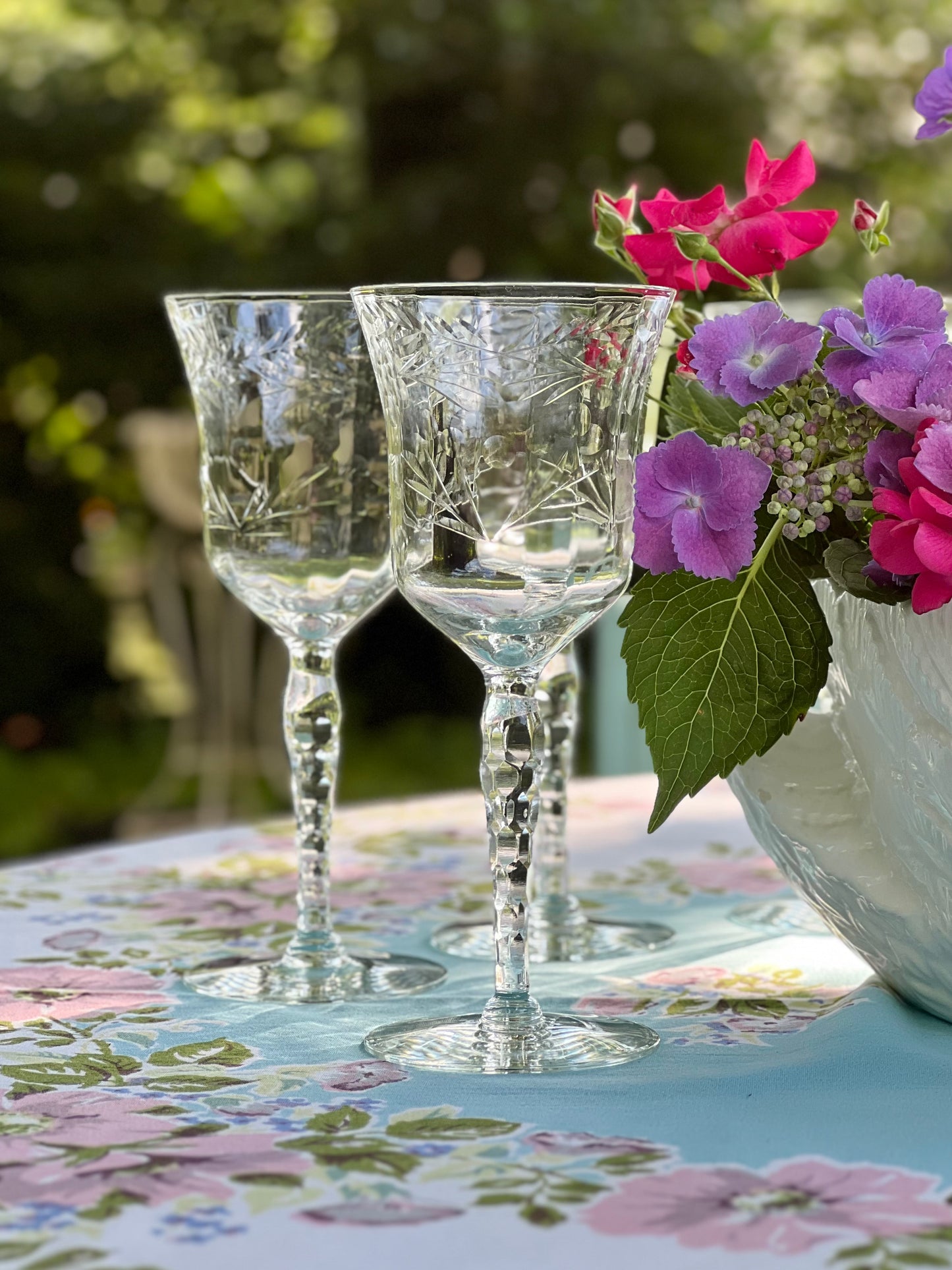 Beautiful Set (4) Vintage Etched Wine Glasses with Faceted Stems