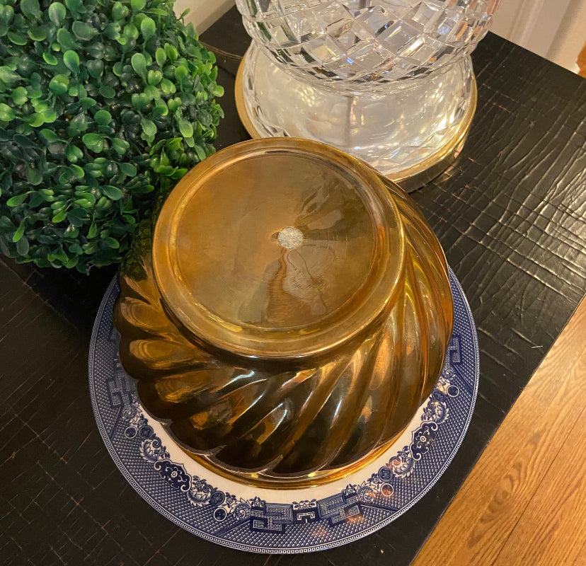 Vintage shiny brass swirl planter