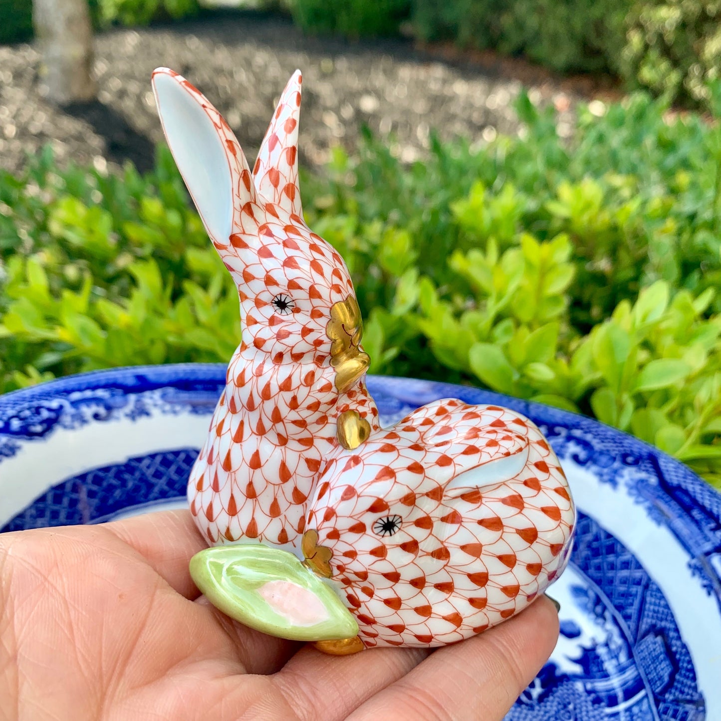 Herend Rust Fishnet Bunny Rabbit Pair W/ Corn- Pristine!