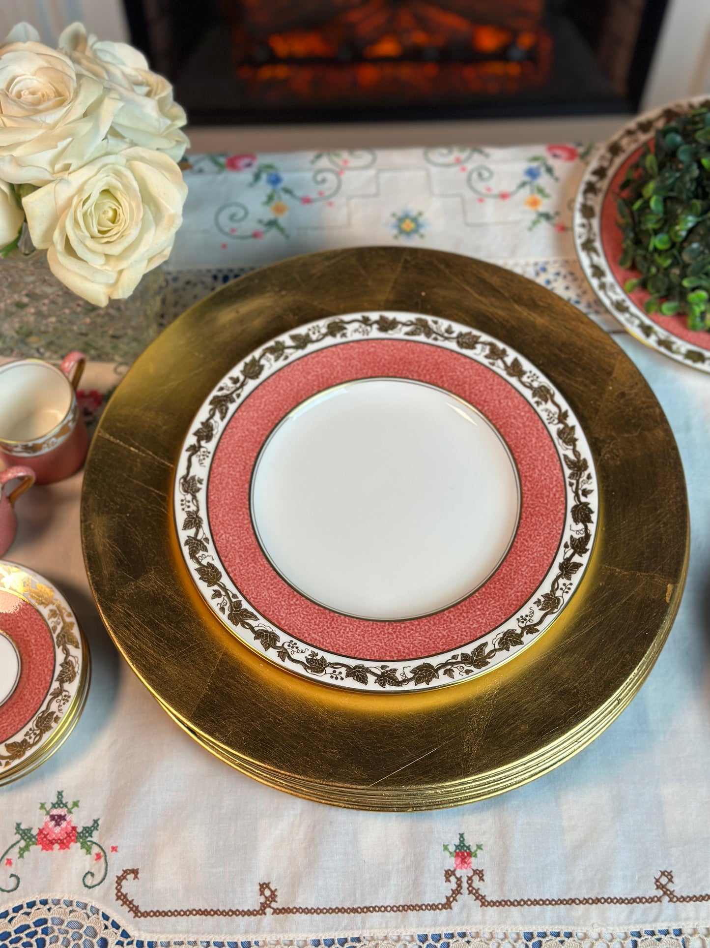 Fabulous Set (6) Melamine Gold Chargers, Bloomingdale’s, 12”D - Pristine!